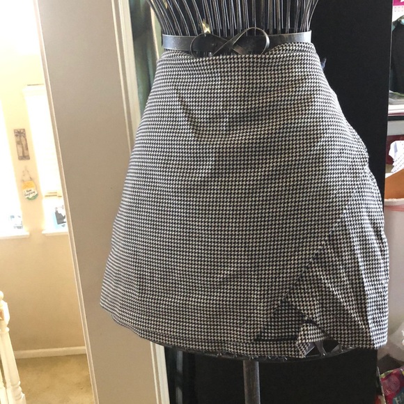 Guess mini skirt - Picture 4 of 5